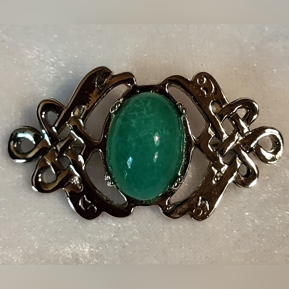 Scottish Signed Celtic Knot Brooch / Pin With Green Glass Cabochon Stone